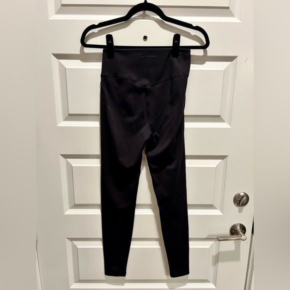 SKIMS Nike Matte Leggings Small - Picture 4 of 7
